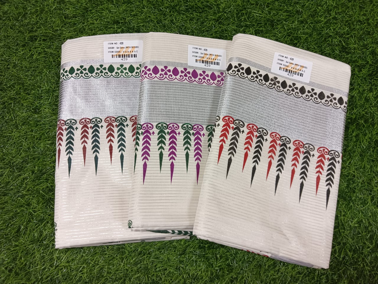 Cotton Silver Body Lines Floral Print Saree