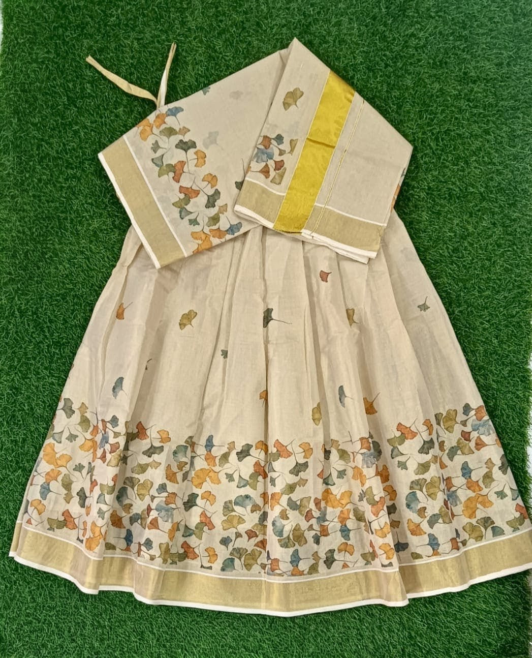 Tissue Ginko Leaf Print Dhavani Set