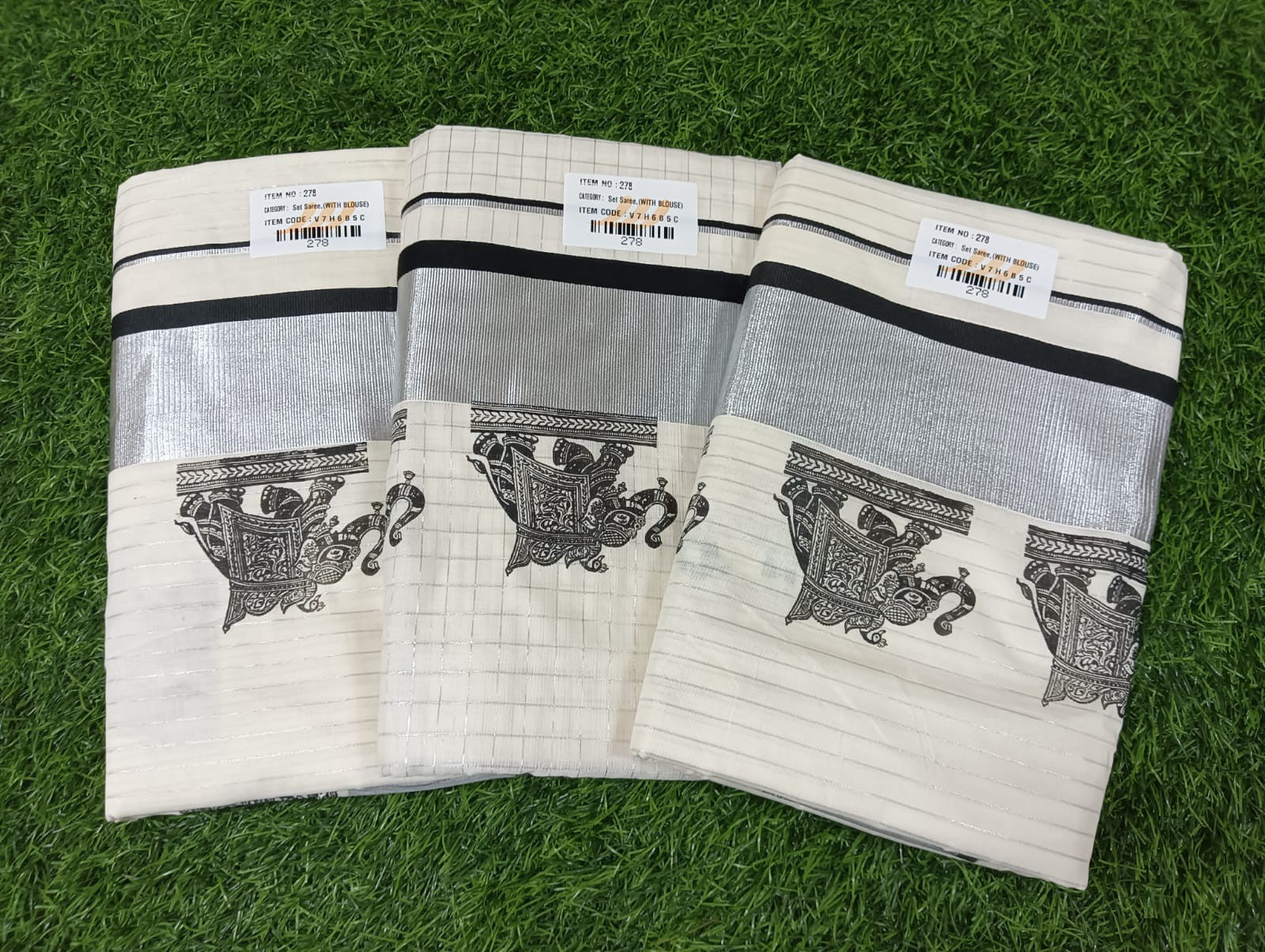 Tissue Tower With Coin Butta Saree